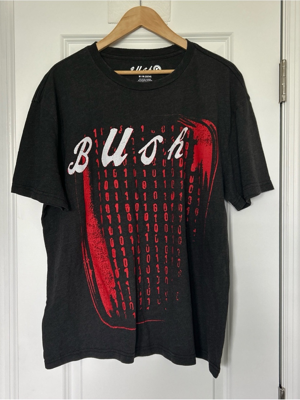Men's Bush Boxy Band Tour Graphic T-Shirt Sz Medium Distressed Neckline Hem NWT